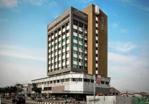 Гостиница Pine Tree Hotel  Batu Pahat